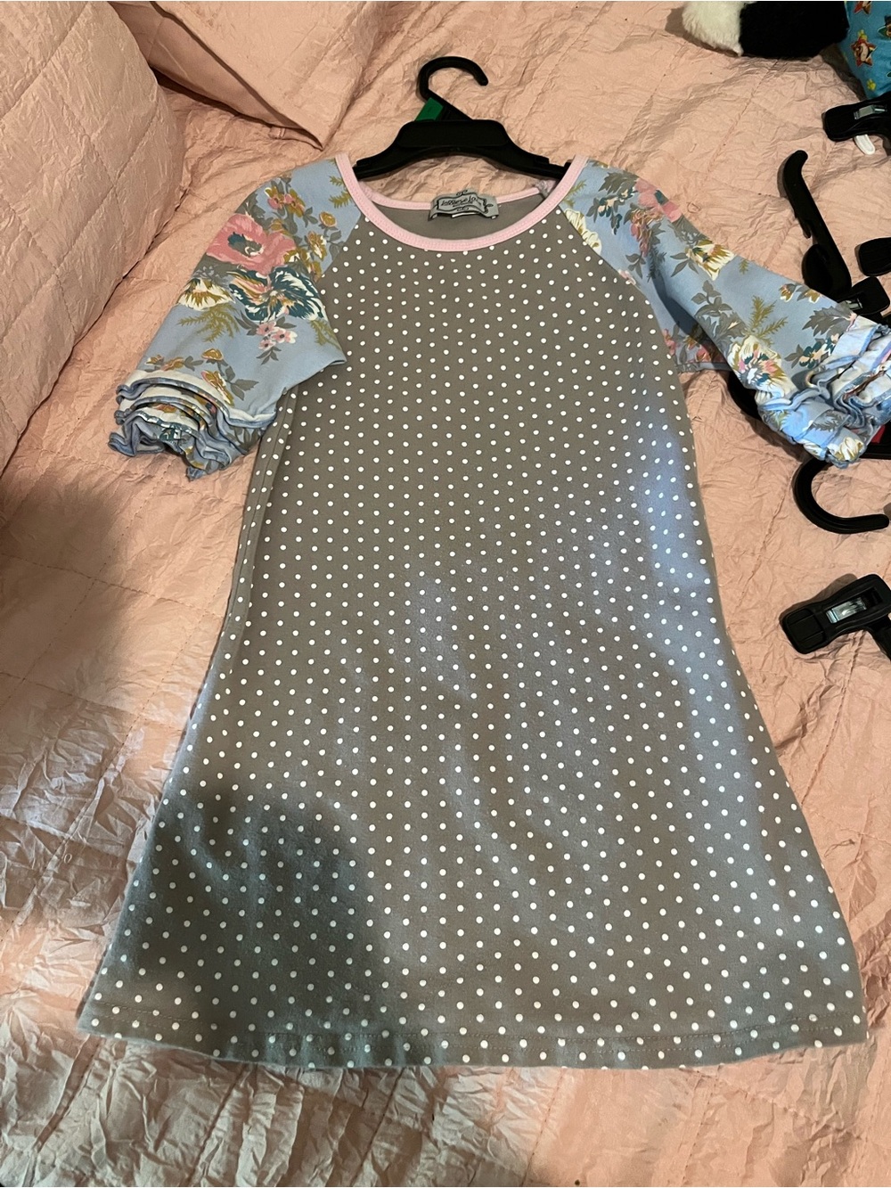 Girls' Gray Polka Dot Short Sleeve Tee with Floral Sleeves